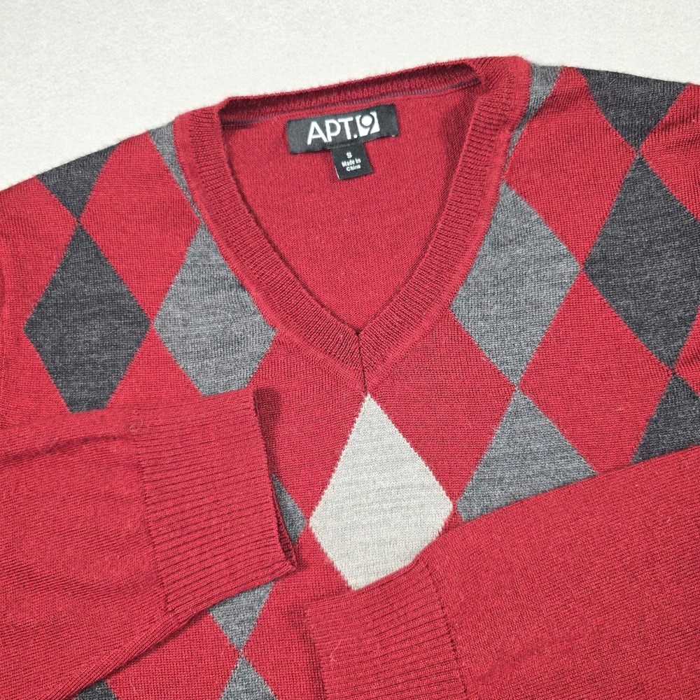 Apt. 9 Sweater Mens Small Red Argyle V-Neck Merino Wool Blend Pullover